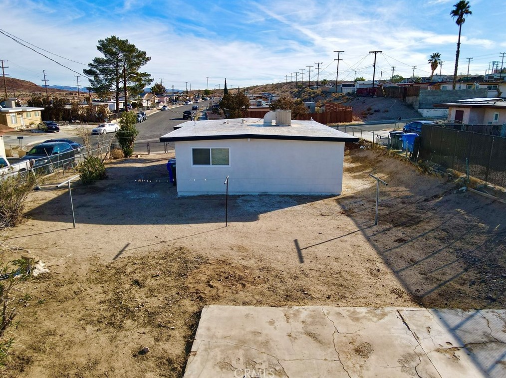 330 Muriel Dr, Barstow CA  92311-2418 exterior