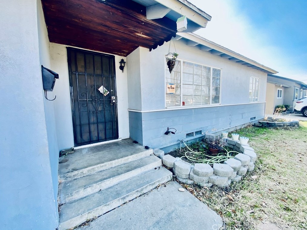 8258 Verbena Dr, Riverside CA  92504-2442 exterior