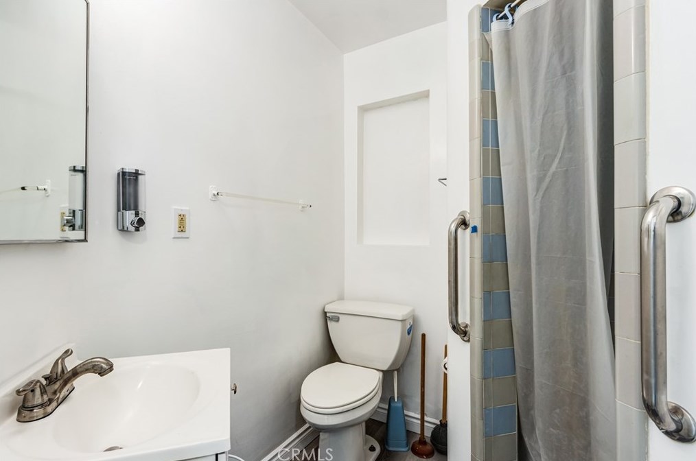 25472 Van Leuven St, Loma Linda CA  92354-2335 exterior