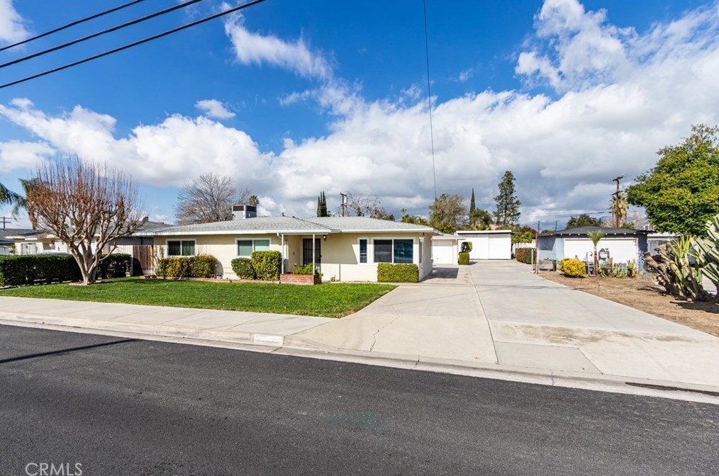 25472 Van Leuven St, Loma Linda CA  92354-2335 exterior