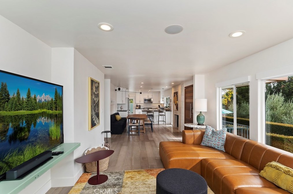 4207 Miramonte Pl, Riverside CA  92501-3054 exterior