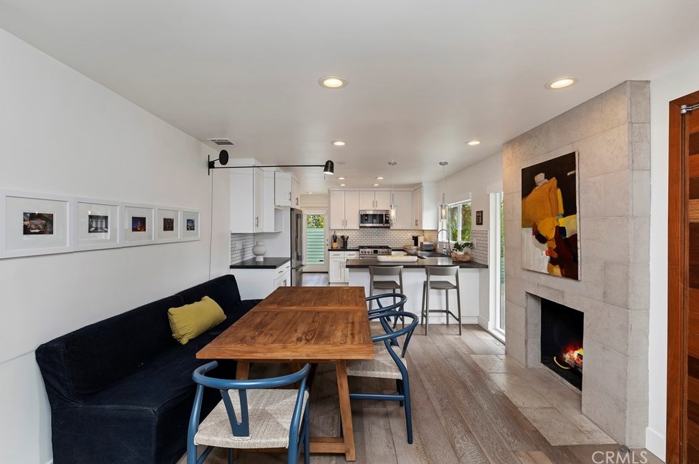 4207 Miramonte Pl, Riverside CA  92501-3054 exterior