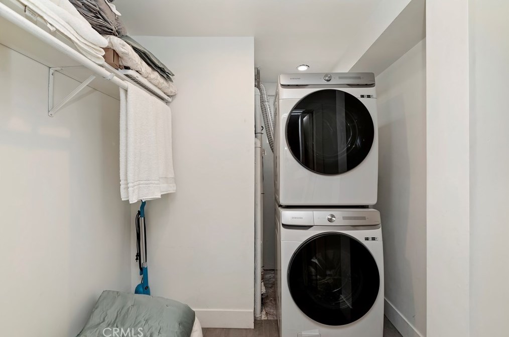 4207 Miramonte Pl, Riverside CA  92501-3054 exterior