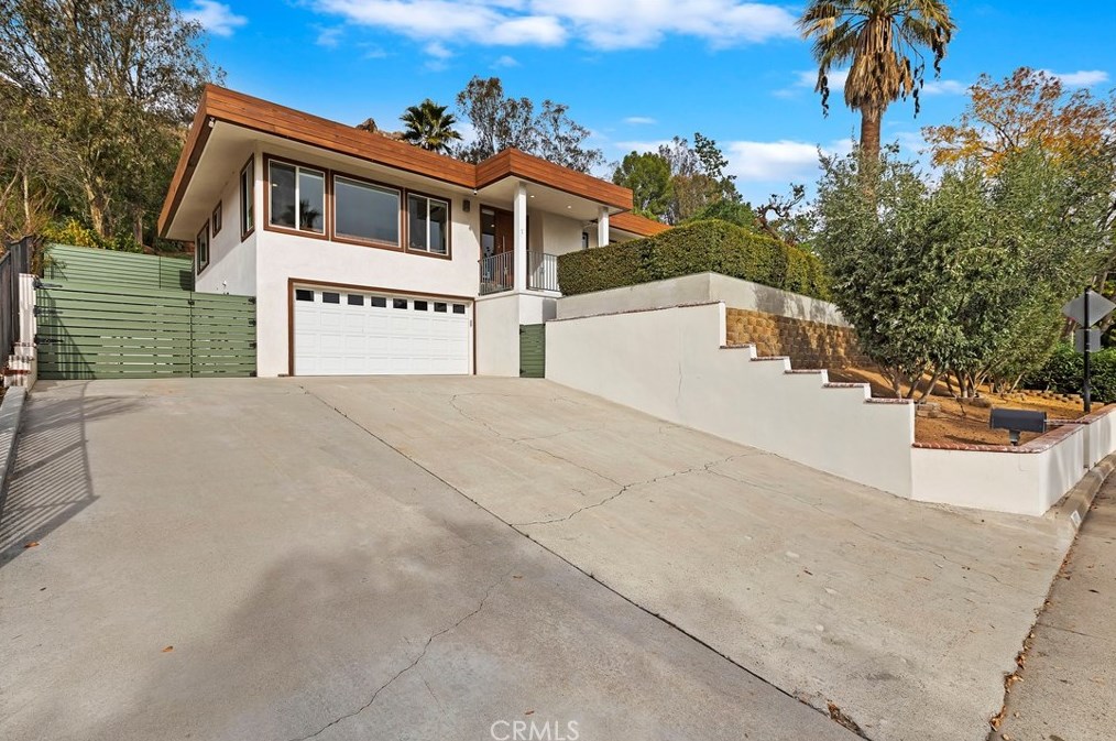 4207 Miramonte Pl, Riverside CA  92501-3054 exterior