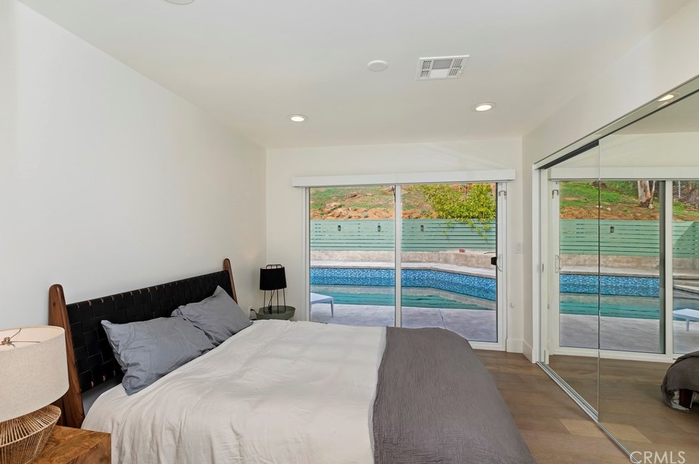 4207 Miramonte Pl, Riverside CA  92501-3054 exterior