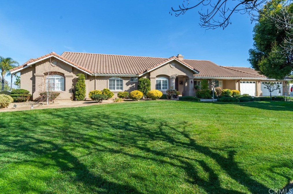 23220 Western Crest Dr, Perris CA  92570-8187 exterior