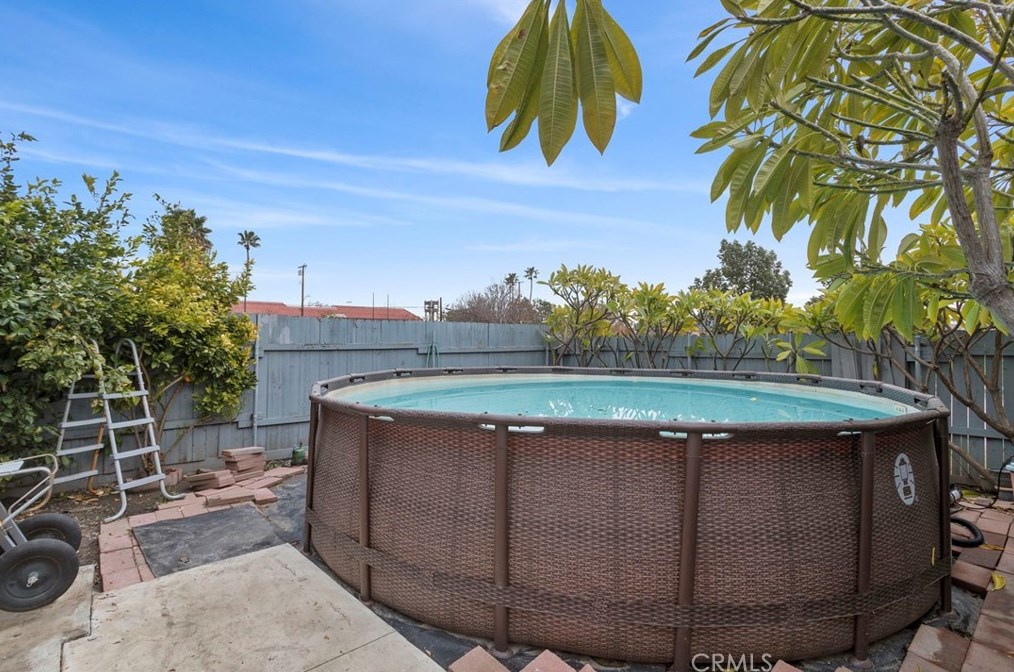 625 8th St, San Bernardino CA  92410-2916 exterior