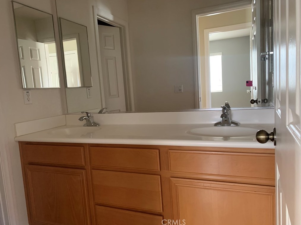 1323 Burdock St, Beaumont CA  92223-8301 exterior