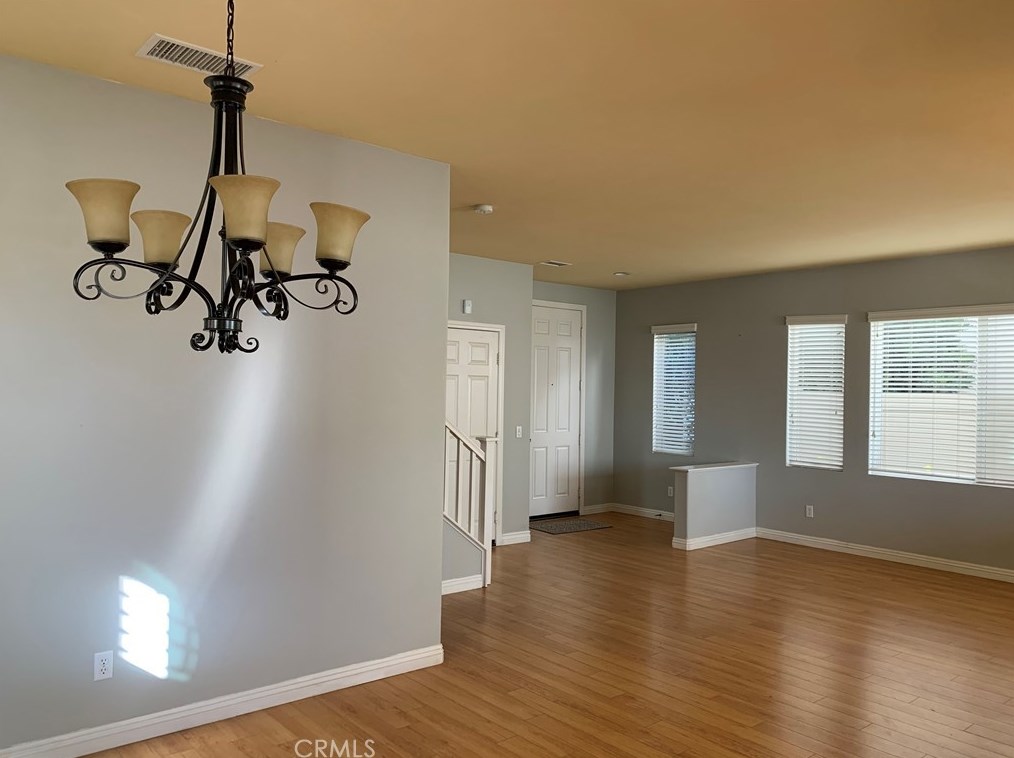 1323 Burdock St, Beaumont CA  92223-8301 exterior