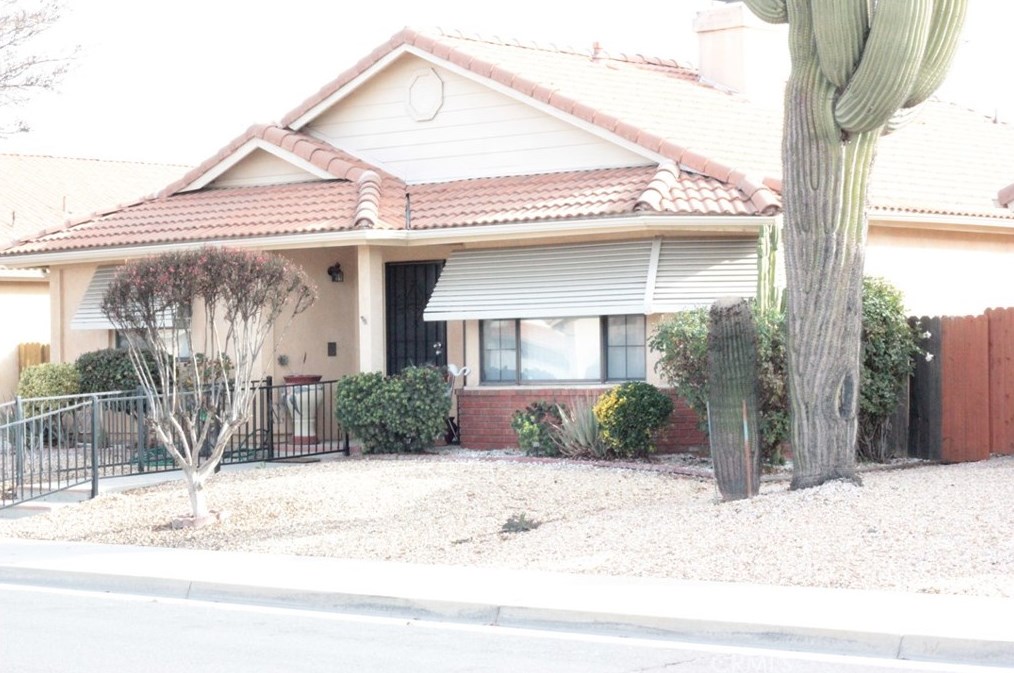 750 Alondra Dr, Hemet CA  92545-1500 exterior