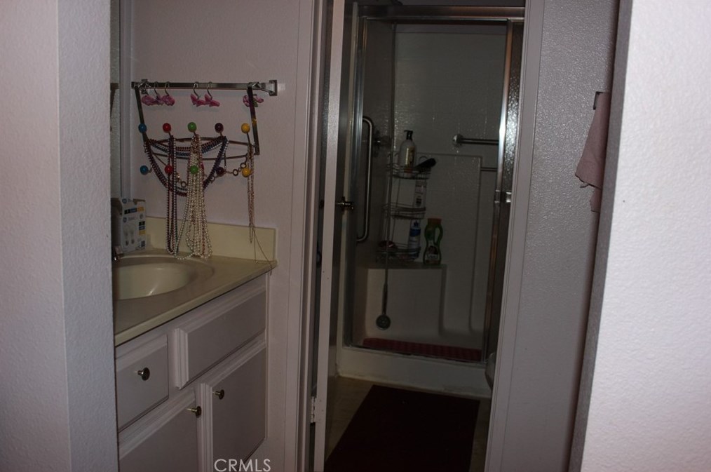 750 Alondra Dr, Hemet CA  92545-1500 exterior