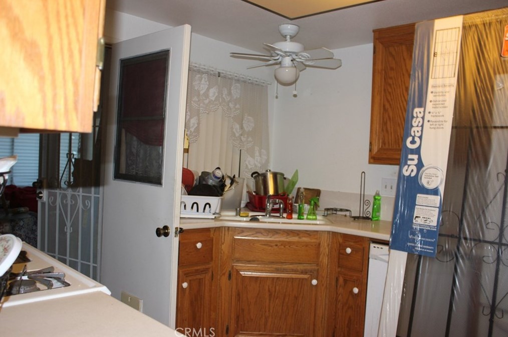 750 Alondra Dr, Hemet CA  92545-1500 exterior