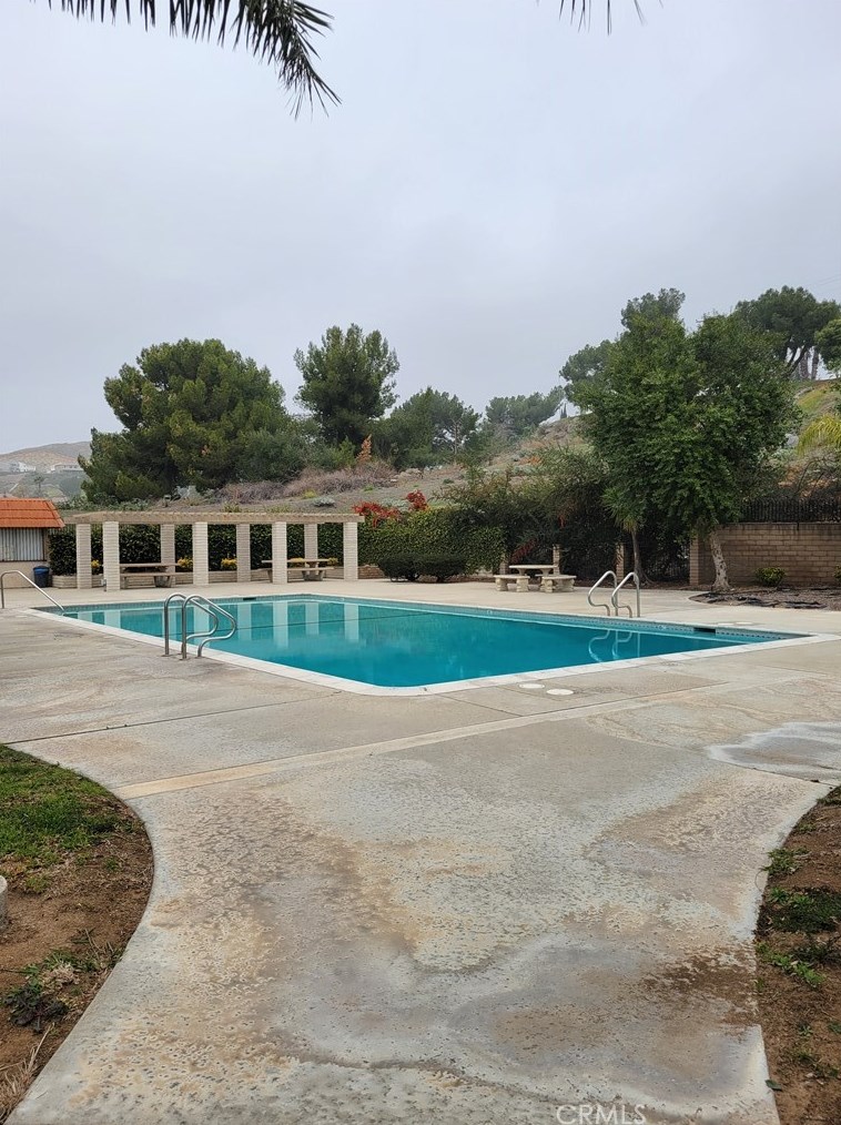 5710 Falling Leaf Ln, Riverside CA  92509-7310 exterior