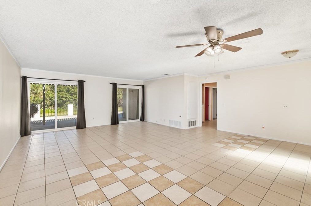 5710 Falling Leaf Ln, Riverside CA  92509-7310 exterior