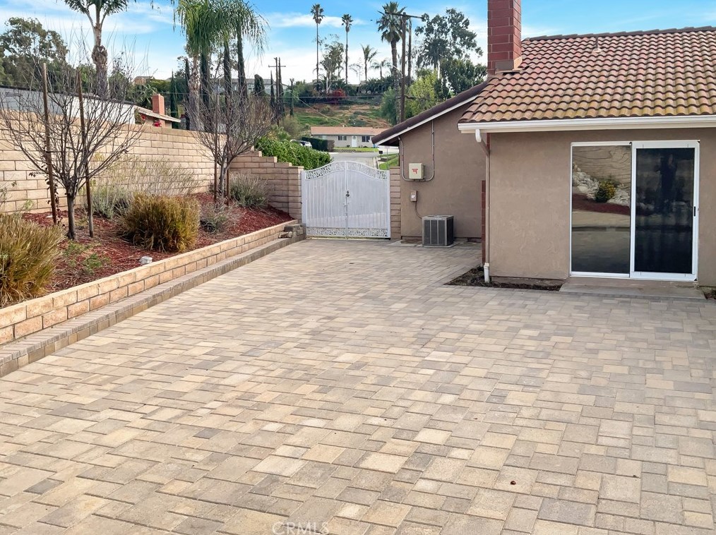 6720 Sunnyvale Dr, Riverside CA  92505-2109 exterior