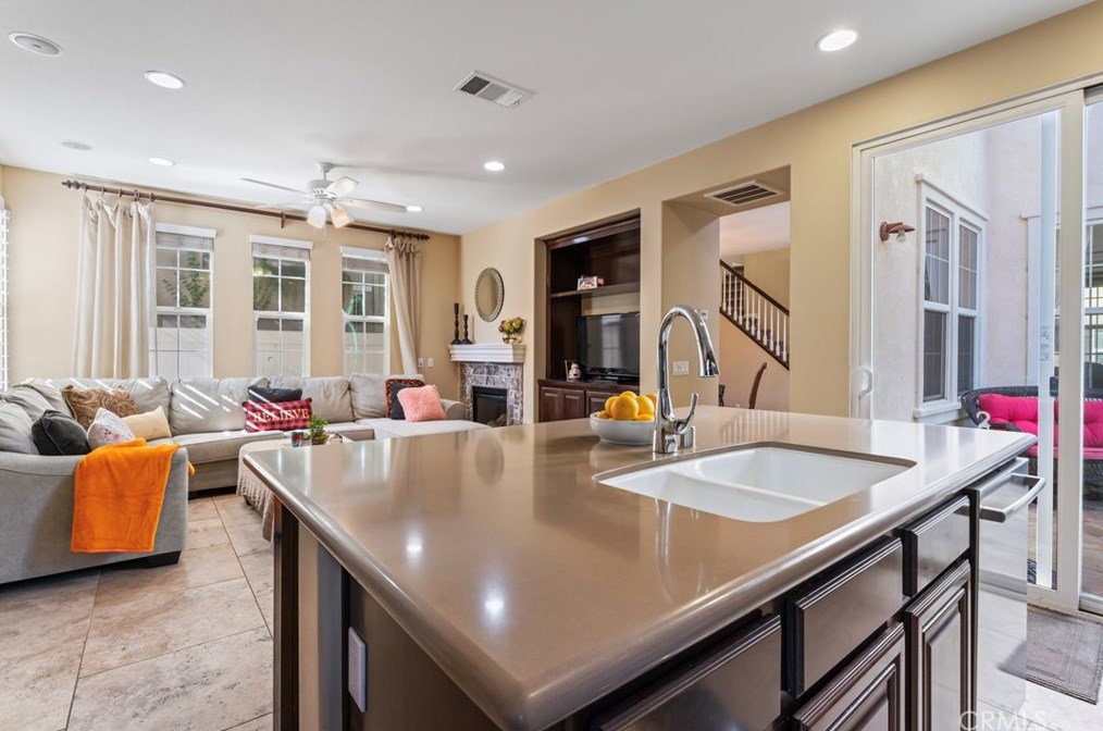 45850 Daviana Way, Temecula CA  92592-4170 exterior