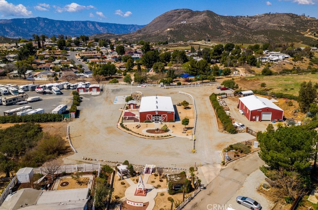 33507 Windmill Rd, Wildomar CA  92595-8843 exterior