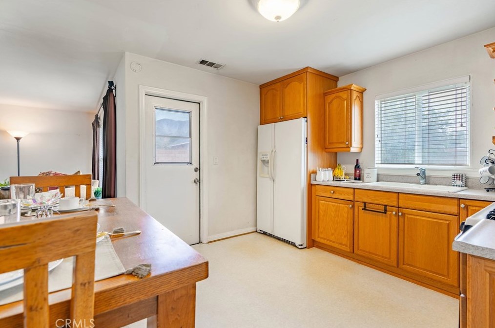 3942 Gordon Way, Riverside CA  92509-2708 exterior