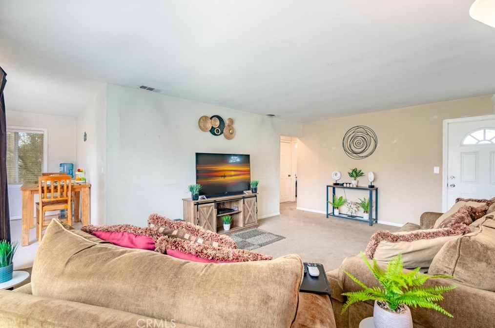 3942 Gordon Way, Riverside CA  92509-2708 exterior