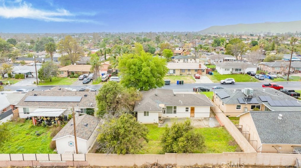 3942 Gordon Way, Riverside CA  92509-2708 exterior