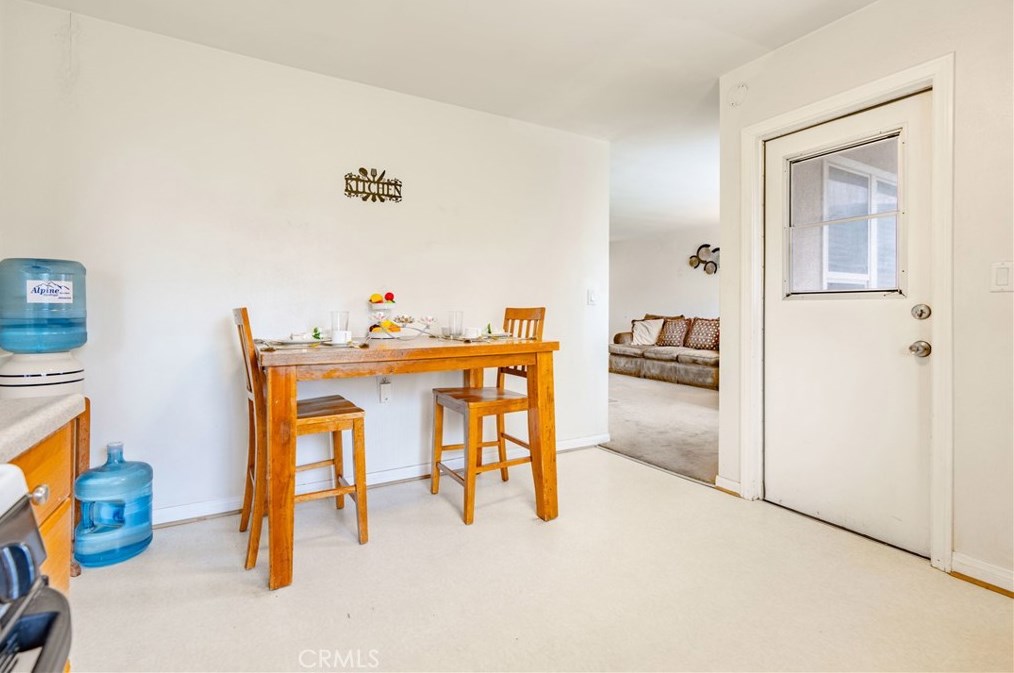 3942 Gordon Way, Riverside CA  92509-2708 exterior