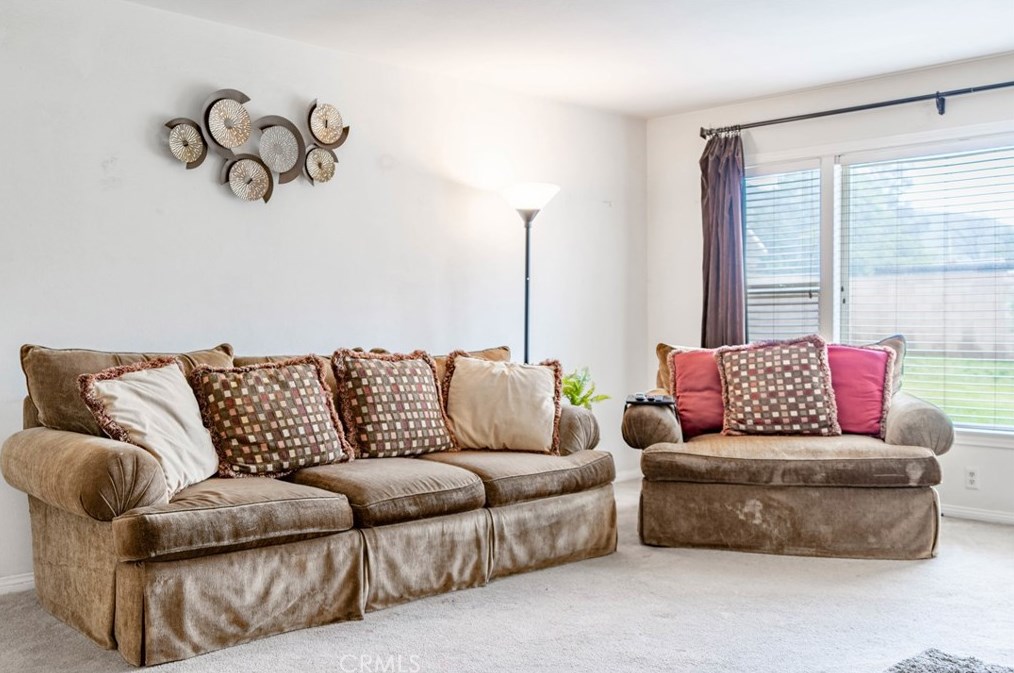 3942 Gordon Way, Riverside CA  92509-2708 exterior