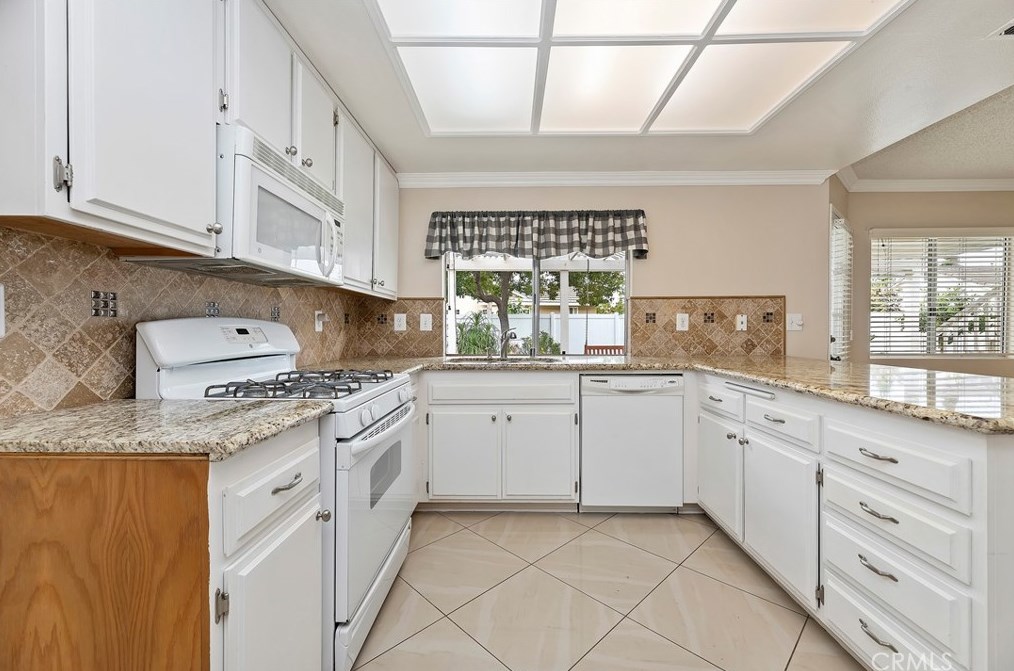 2862 Jackson St, Riverside CA  92503-6405 exterior