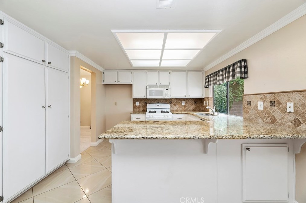 2862 Jackson St, Riverside CA  92503-6405 exterior