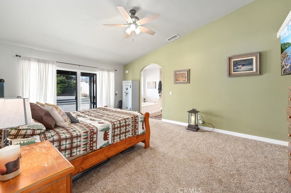 7085 Cygnet Rd, Phelan CA  92371-6926 exterior