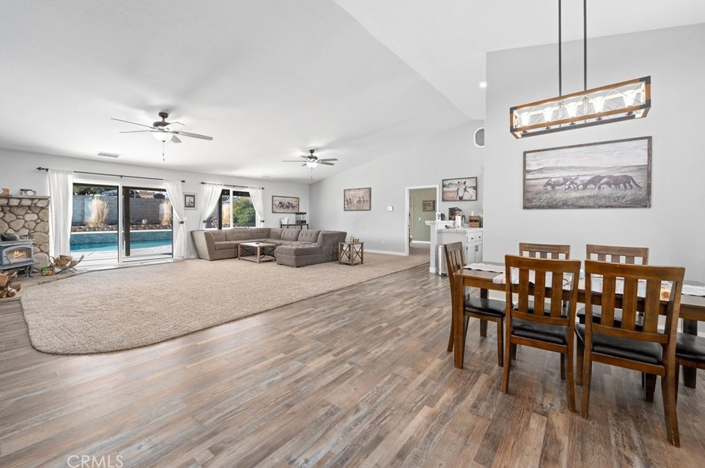 7085 Cygnet Rd, Phelan CA  92371-6926 exterior