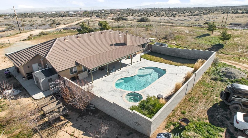 7085 Cygnet Rd, Phelan CA  92371-6926 exterior