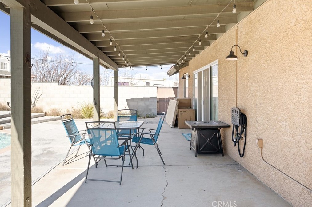 7085 Cygnet Rd, Phelan CA  92371-6926 exterior