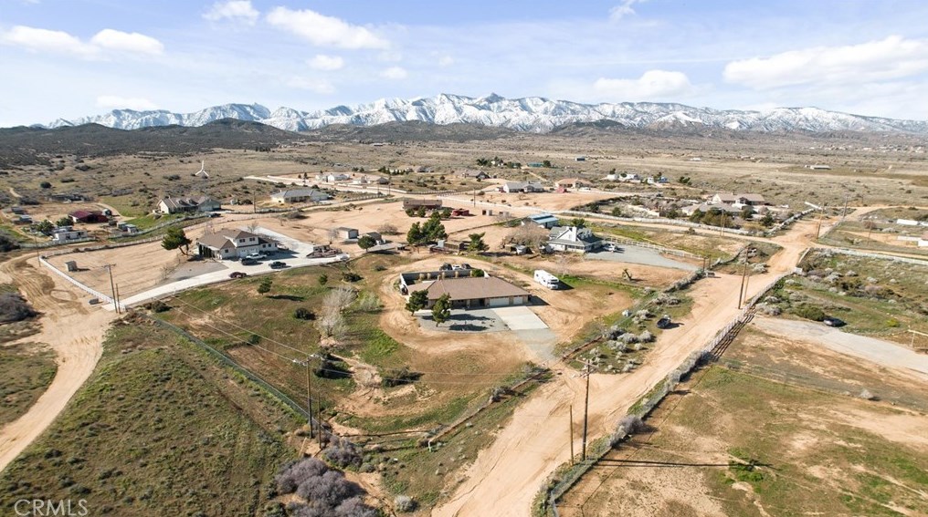 7085 Cygnet Rd, Phelan CA  92371-6926 exterior