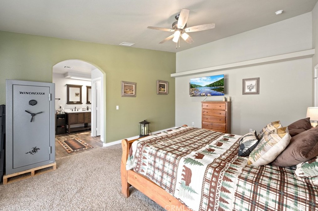 7085 Cygnet Rd, Phelan CA  92371-6926 exterior