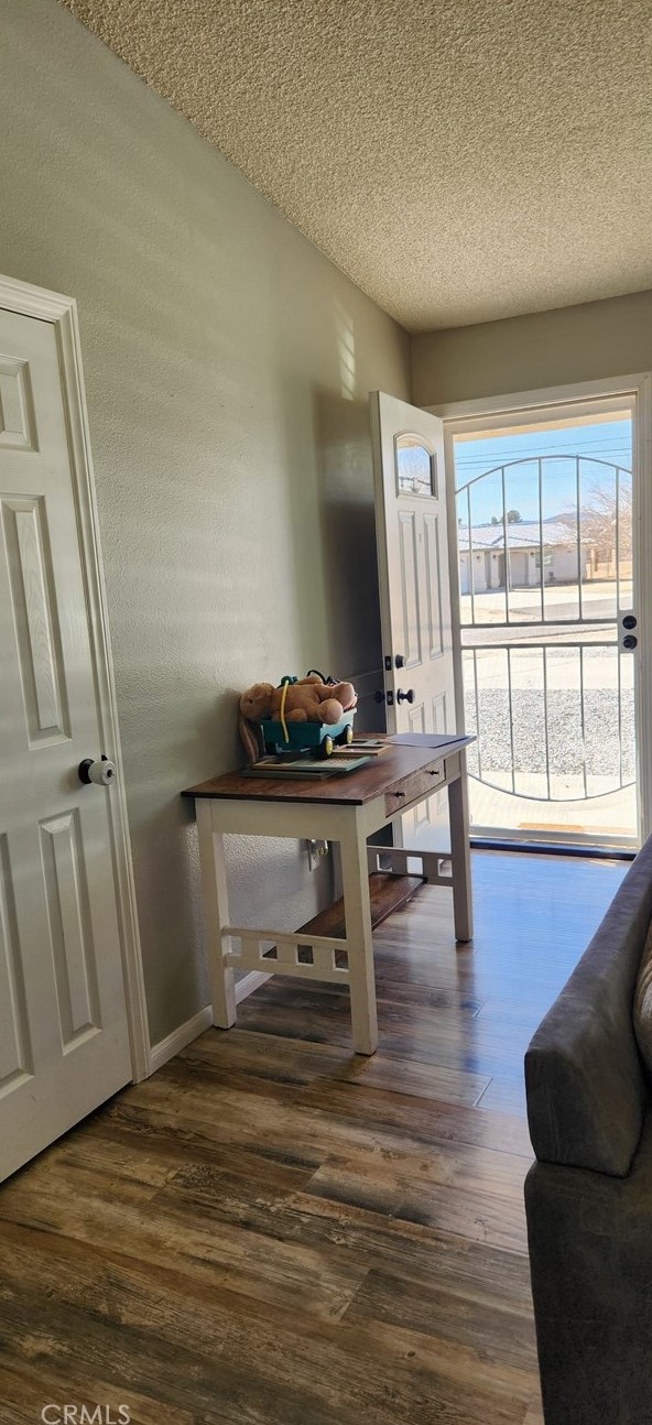 8745 Devon Ave, Hesperia CA 92345-6670 exterior