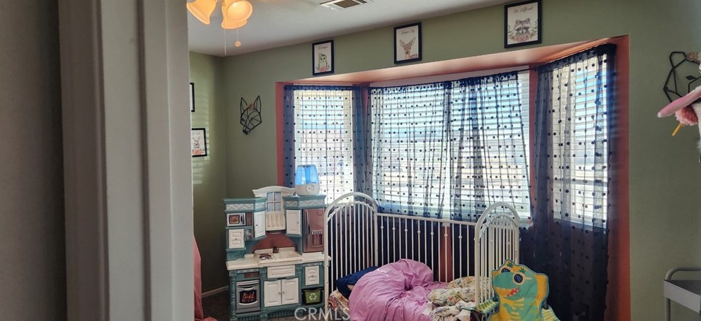 8745 Devon Ave, Hesperia CA 92345-6670 exterior