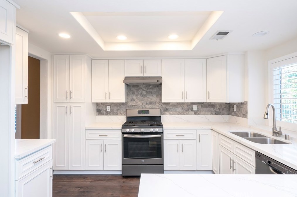 2937 Rockwood Dr, Riverside CA  92503-0818 exterior