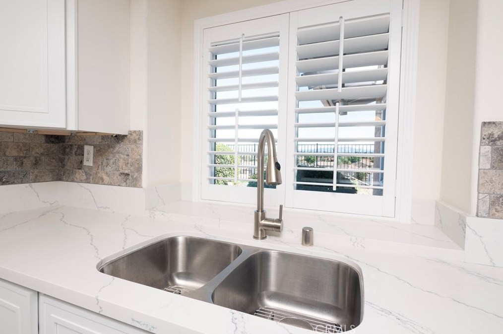 2937 Rockwood Dr, Riverside CA  92503-0818 exterior