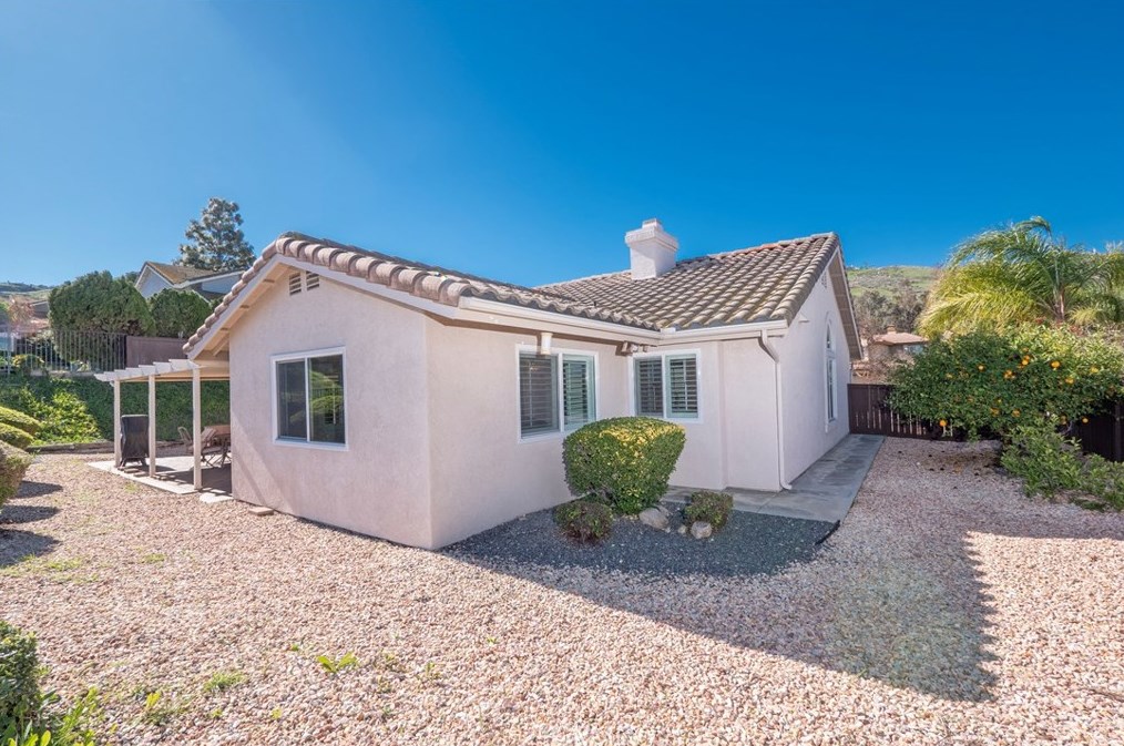 2937 Rockwood Dr, Riverside CA  92503-0818 exterior