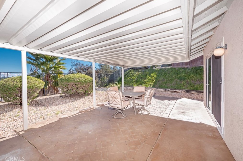 2937 Rockwood Dr, Riverside CA  92503-0818 exterior