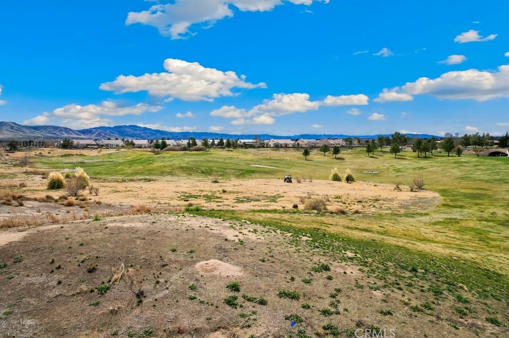 10992 Dandelion Ln, Apple Valley CA  92308-3651 exterior