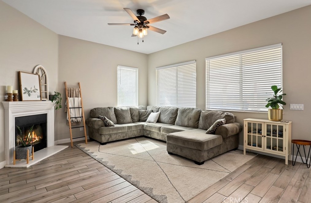 10992 Dandelion Ln, Apple Valley CA  92308-3651 exterior