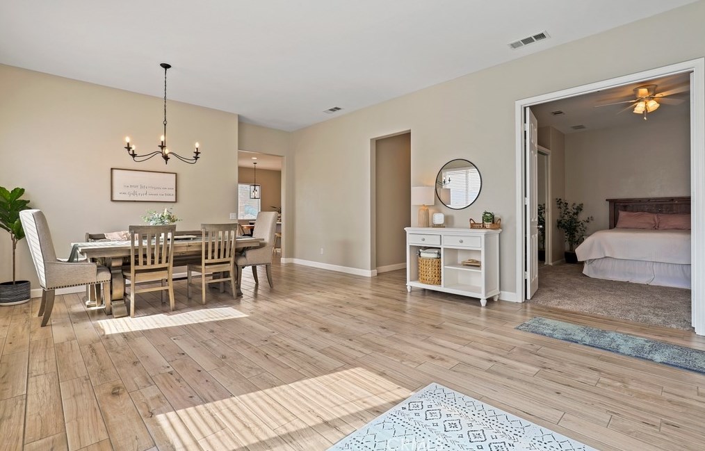 10992 Dandelion Ln, Apple Valley CA  92308-3651 exterior