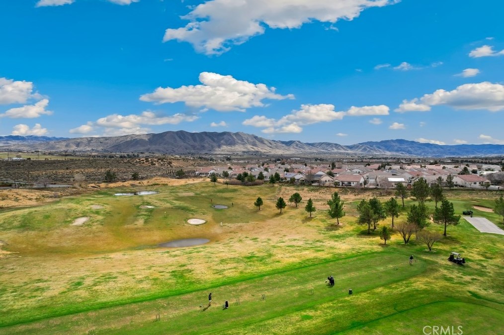 10992 Dandelion Ln, Apple Valley CA  92308-3651 exterior