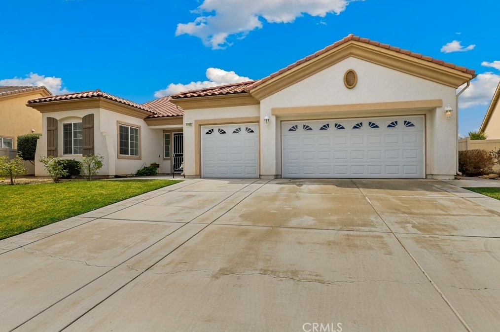 10992 Dandelion Ln, Apple Valley CA  92308-3651 exterior
