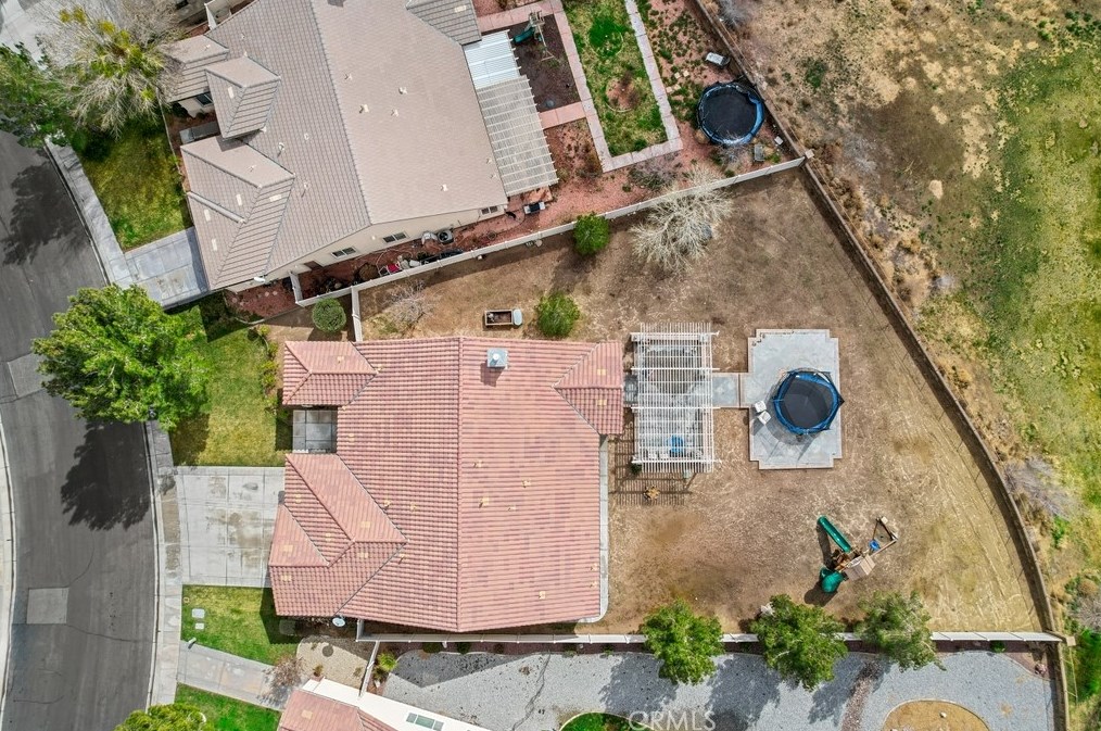 10992 Dandelion Ln, Apple Valley CA  92308-3651 exterior
