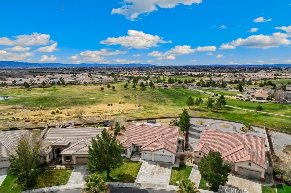 10992 Dandelion Ln, Apple Valley CA  92308-3651 exterior