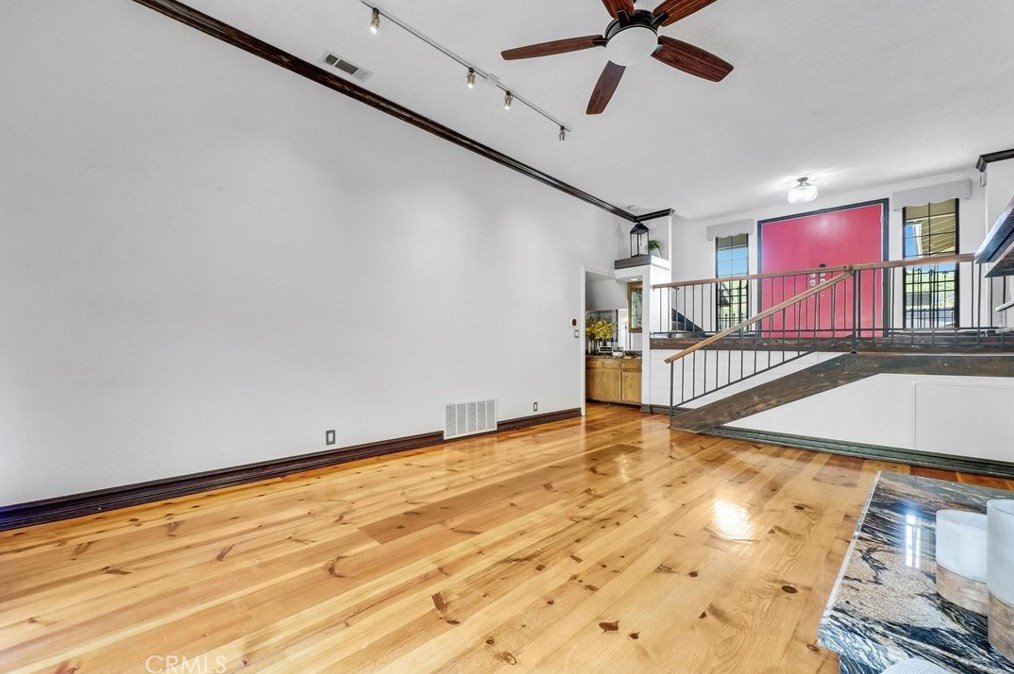 5711 Peacock Ln, Riverside CA  92505-3142 exterior