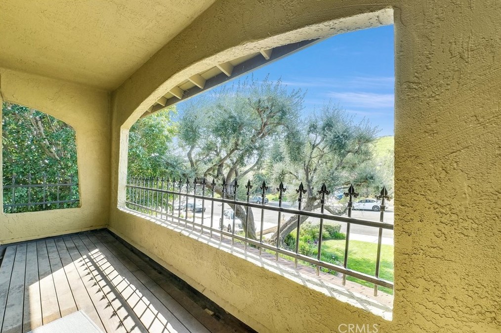 5711 Peacock Ln, Riverside CA  92505-3142 exterior