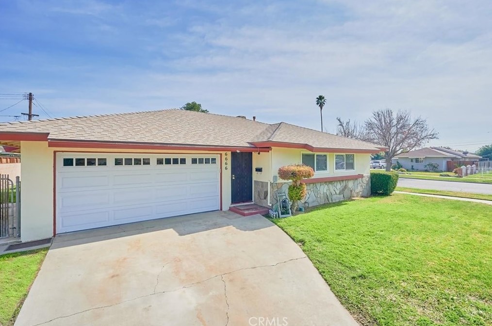 6666 Eva Pl, Riverside CA  92504-2119 exterior